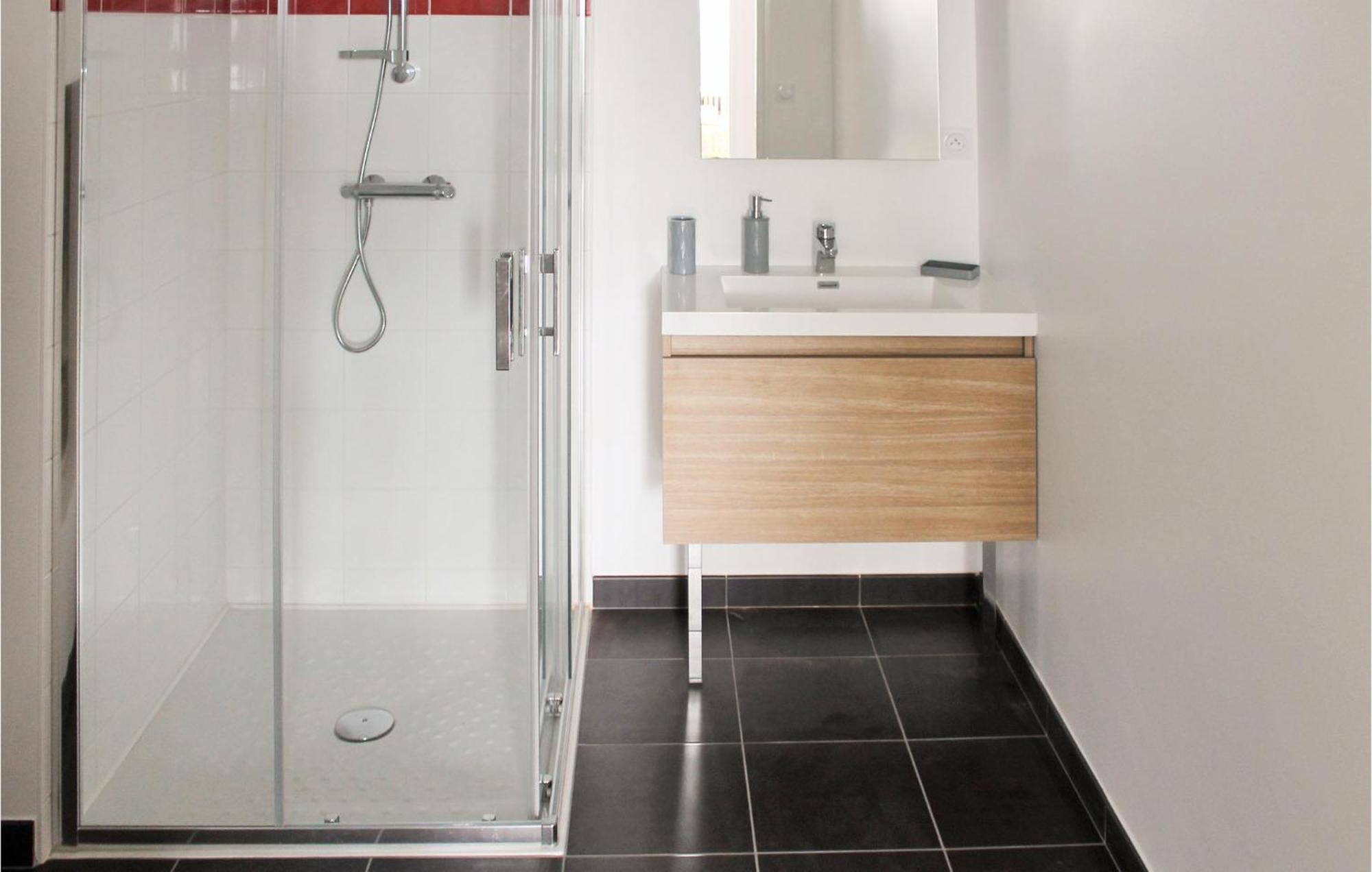Beautiful Home In Erdeven With Kitchenette Eksteriør billede