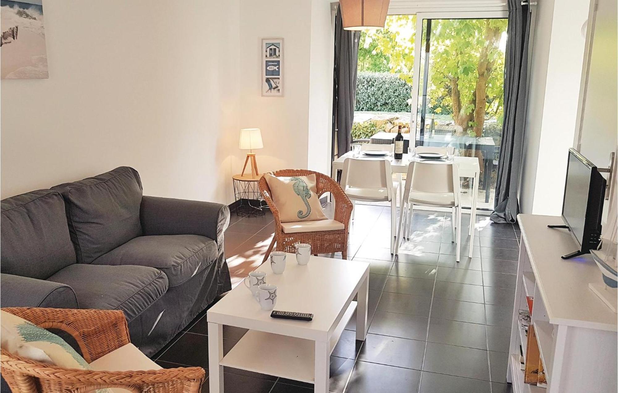 Beautiful Home In Erdeven With Kitchenette Eksteriør billede