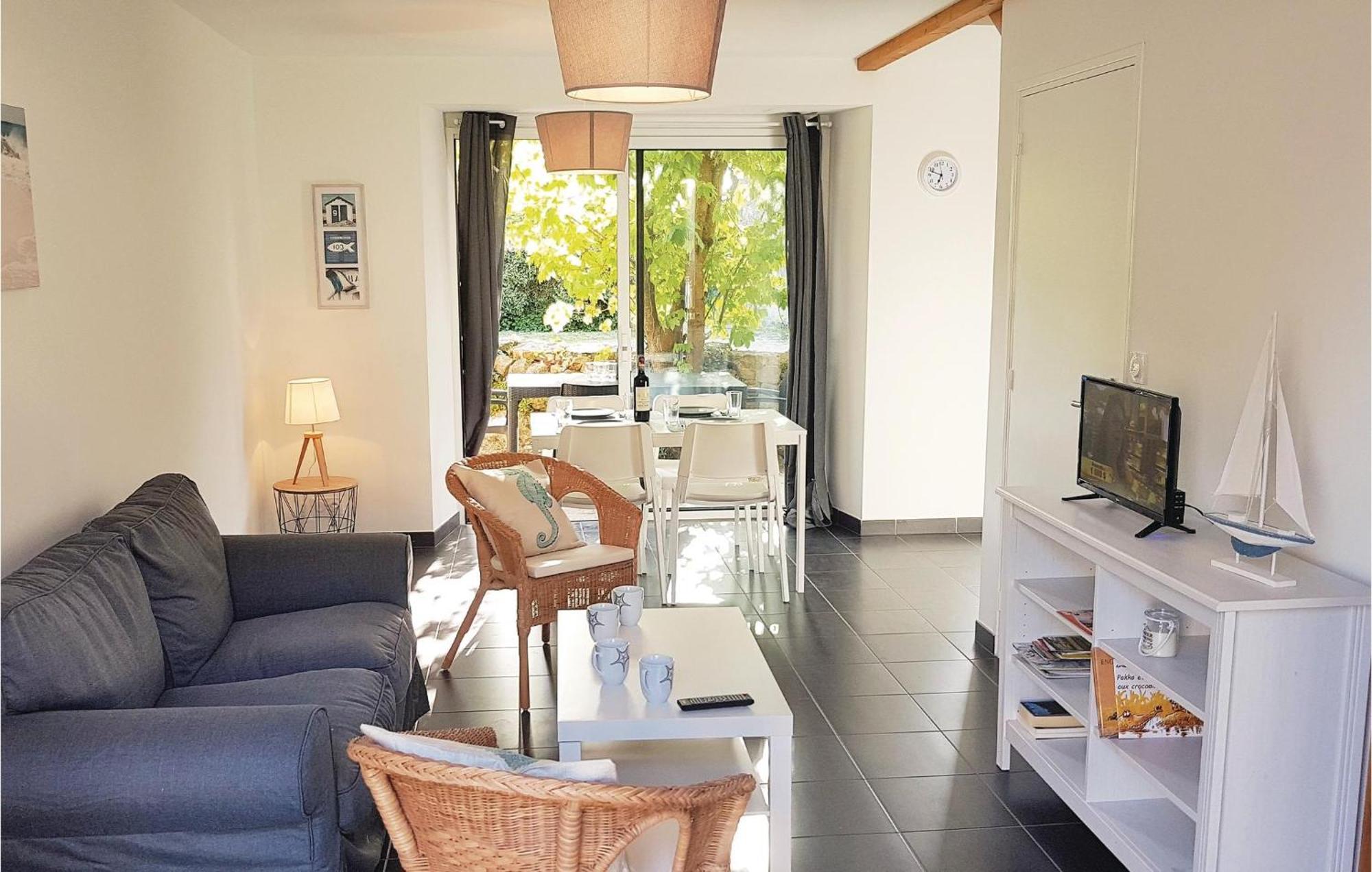 Beautiful Home In Erdeven With Kitchenette Eksteriør billede