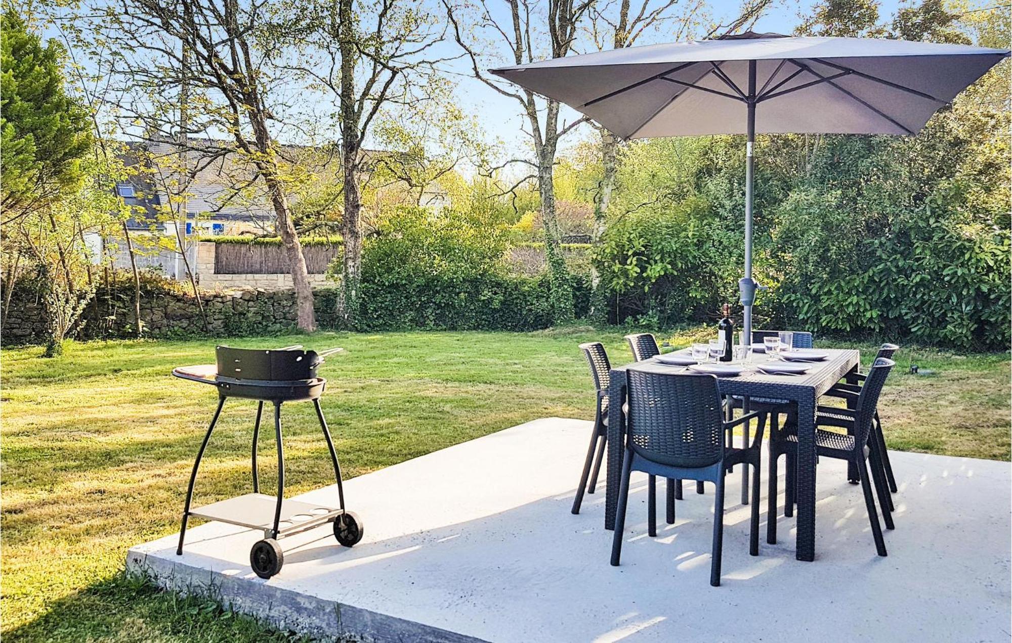 Beautiful Home In Erdeven With Kitchenette Eksteriør billede