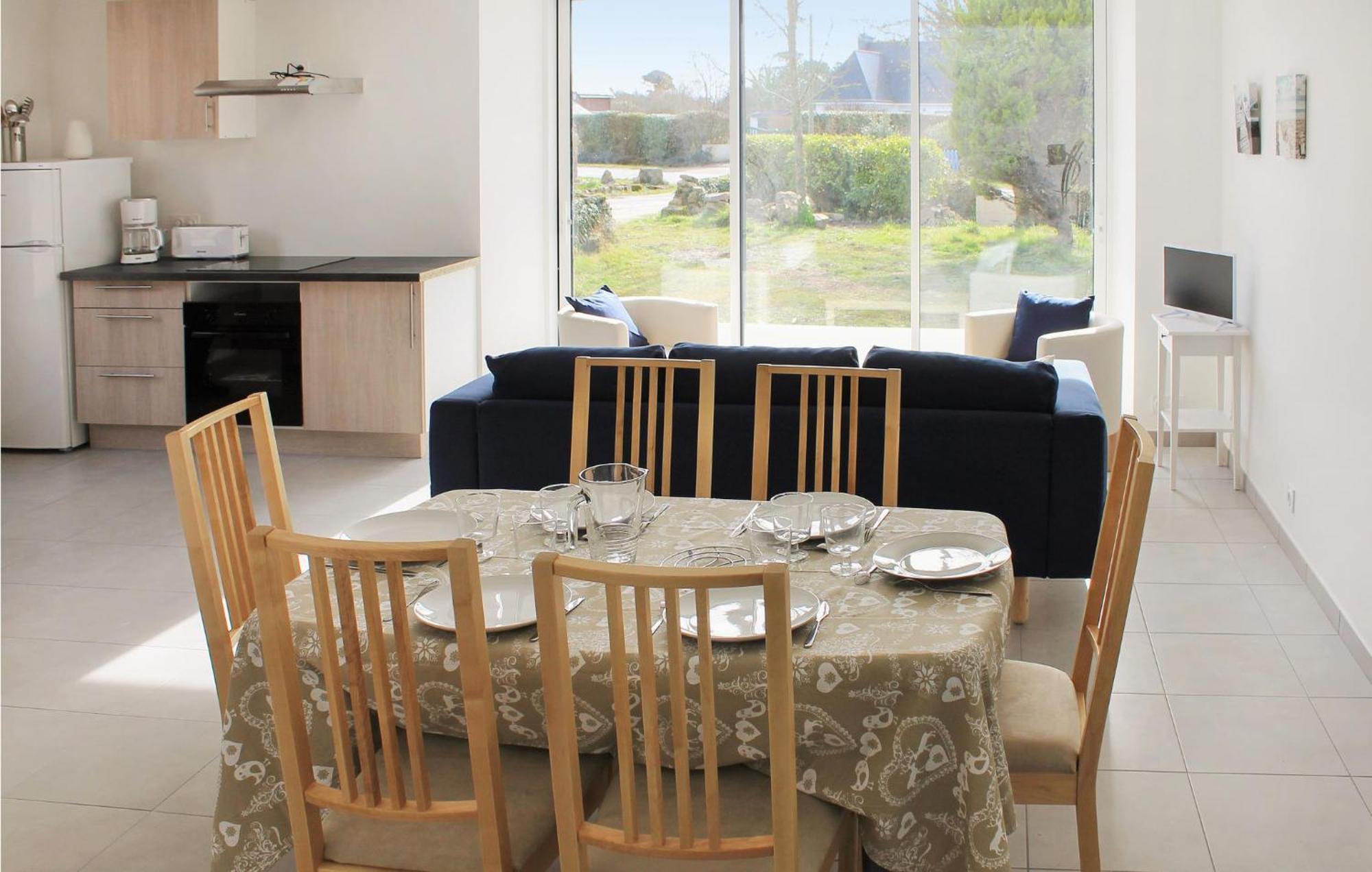 Beautiful Home In Erdeven With Kitchenette Eksteriør billede